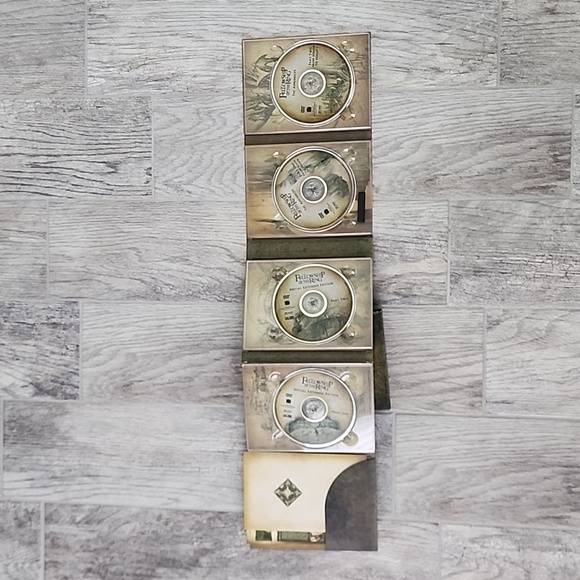 Lord of the Rings 1 & 2 Extended DVD editions - Picture 3 of 4